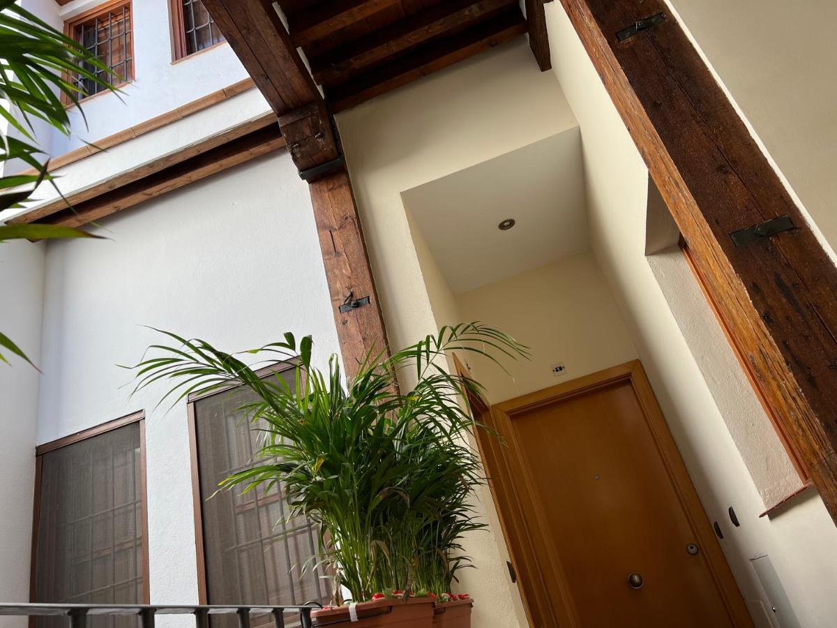 Amazing Apartment In Malaga Oldtown Calle Carreteria Free Wifi&Ac Kültér fotó